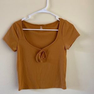 Cropped tee